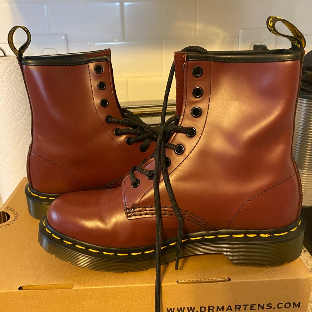 Doc Martens 1460 W Size 7